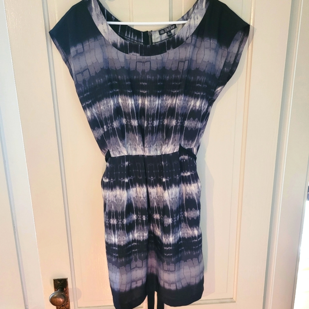 Large, short scoop neck dress, Black and Grey